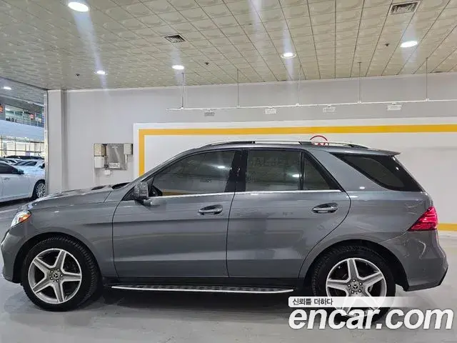 Mercedes-Benz GLE-Class 2018 — Фото 3/20