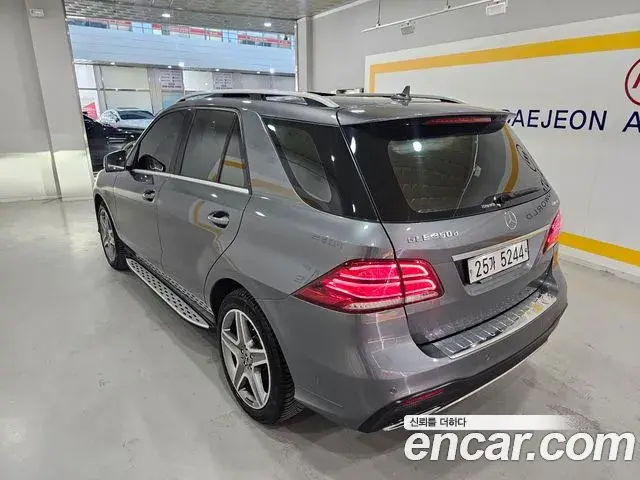 Mercedes-Benz GLE-Class 2018 — Фото 4/20