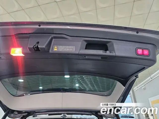 Mercedes-Benz GLE-Class 2018 — Фото 10/20