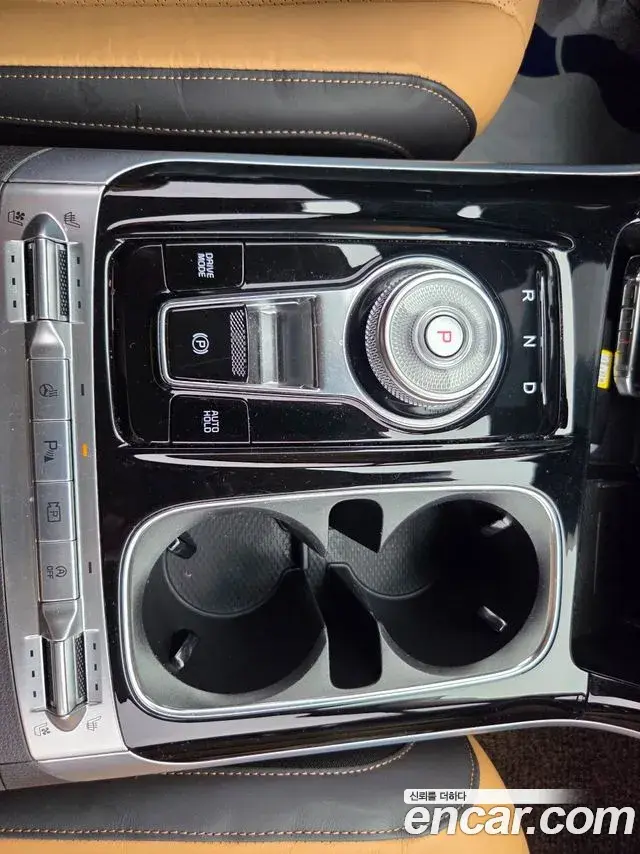 Kia Carnival 2023 — Фото 13/14