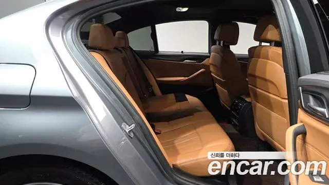 BMW 5 Series 2023 — Photo 20/20