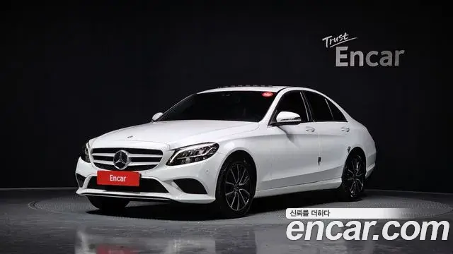 Mercedes-Benz C-Class 2020 — Photo 7/31