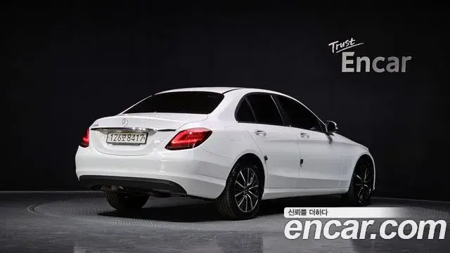 Mercedes-Benz C-Class 2020 — Photo 18/31
