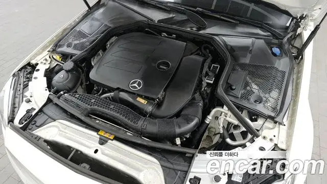 Mercedes-Benz C-Class 2020 — Photo 21/31