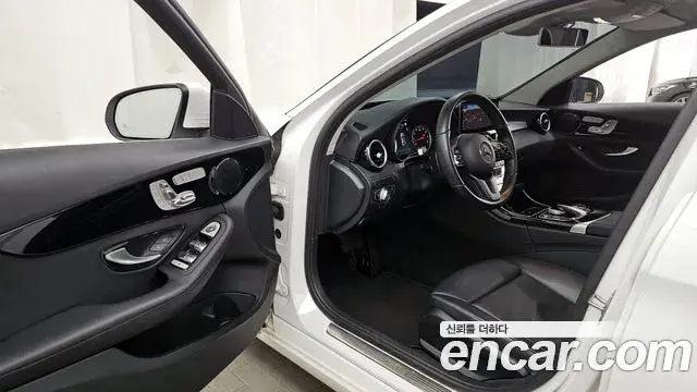 Mercedes-Benz C-Class 2020 — Photo 26/31
