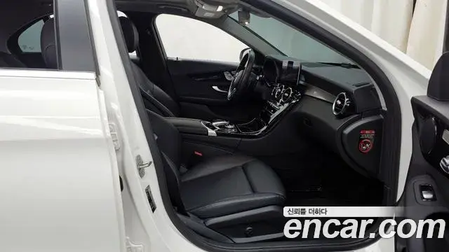 Mercedes-Benz C-Class 2020 — Photo 15/31