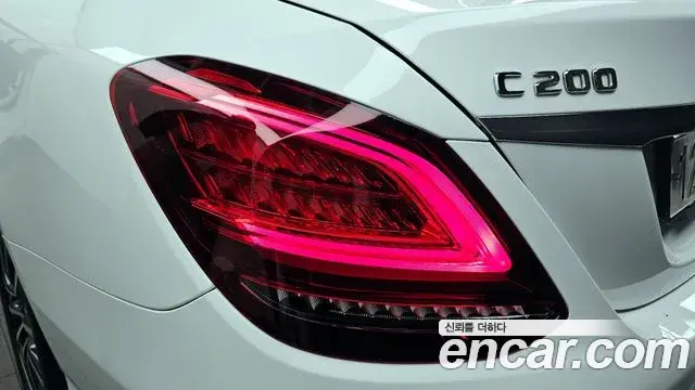 Mercedes-Benz C-Class 2020 — Photo 11/31