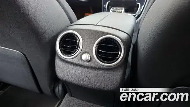Mercedes-Benz C-Class 2020 — Photo 19/31
