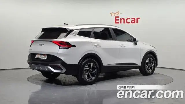 Kia Sportage 2021 — Фото 2/20