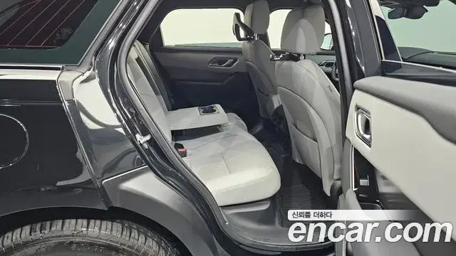 Land Rover Range Rover Velar 2024 — Photo 11/20
