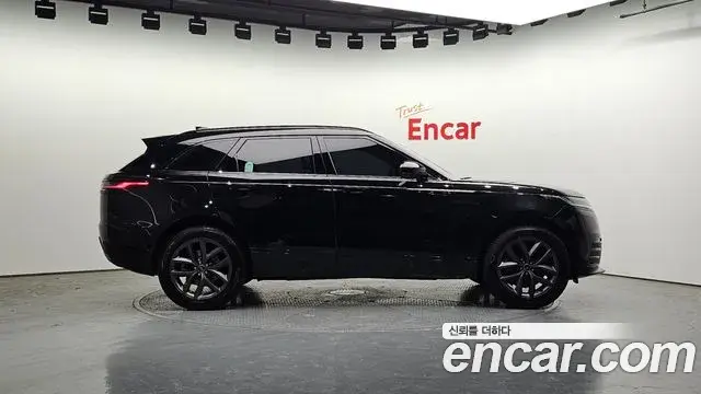 Land Rover Range Rover Velar 2024 — Photo 13/20