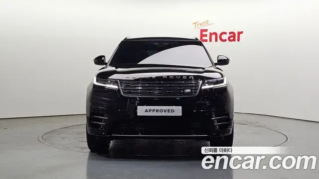 Land Rover Range Rover Velar 2024 — Photo 8/20