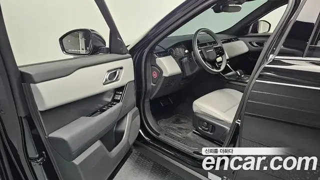 Land Rover Range Rover Velar 2024 — Photo 4/20