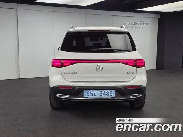 Mercedes-Benz EQB 2025 — Photo 12/15
