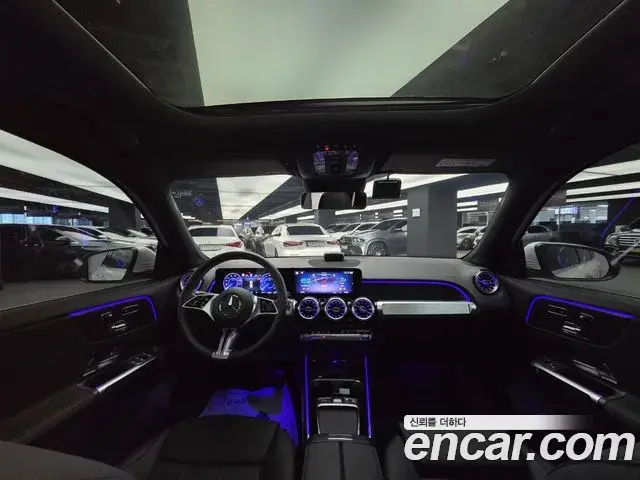 Mercedes-Benz EQB 2025 — Photo 5/15