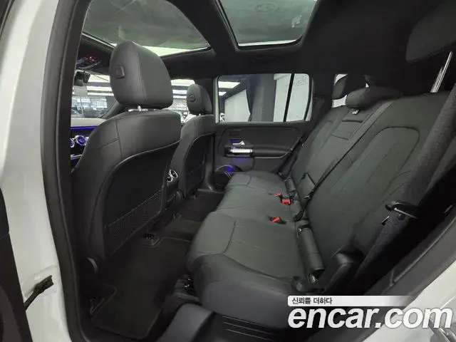 Mercedes-Benz EQB 2025 — Photo 11/15