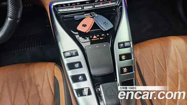 Mercedes-Benz AMG GT 2021 — ფოტო 13/20