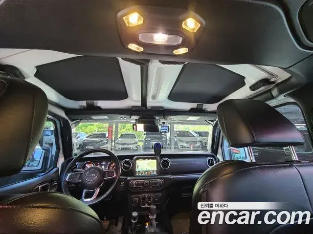 Jeep Wrangler 2019 — Şəkil 18/20