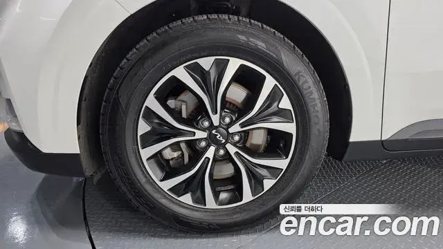 Kia Carnival 2023 — Photo 16/20