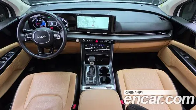 Kia Carnival 2023 — Photo 8/20