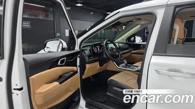 Kia Carnival 2023 — Photo 7/20