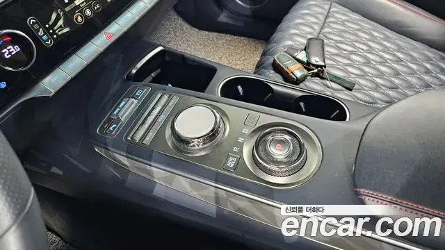 Genesis GV70 2021 — Photo 13/33