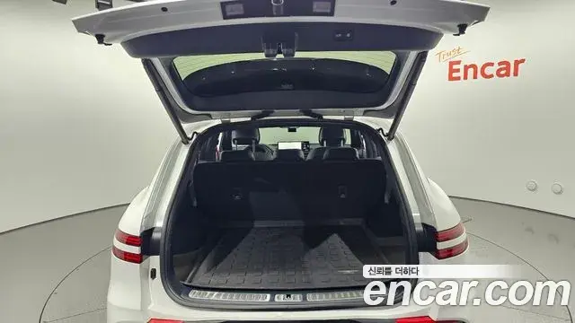 Genesis GV70 2021 — Photo 31/33