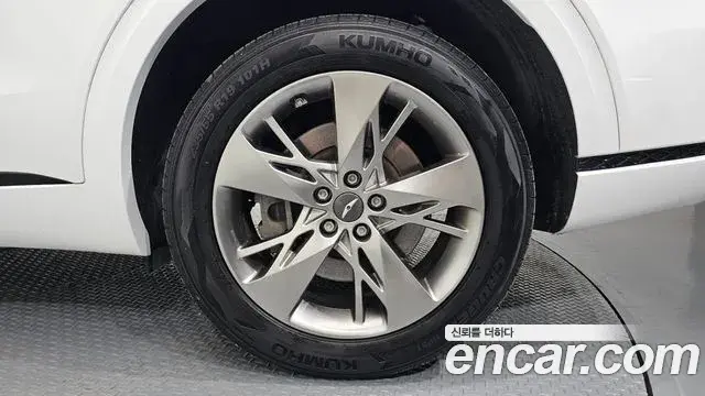 Genesis GV70 2021 — Photo 33/33