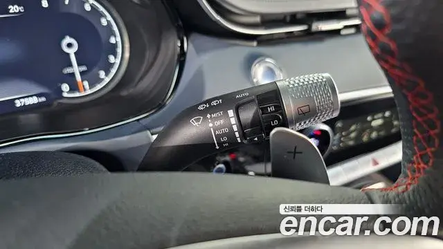 Genesis GV70 2021 — Photo 23/33