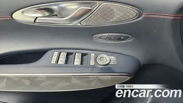 Genesis GV70 2021 — Photo 7/33