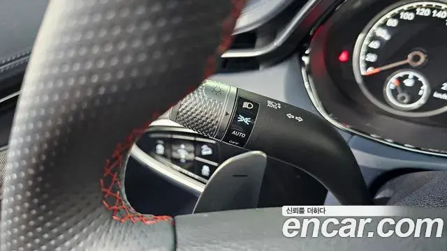 Genesis GV70 2021 — Photo 14/33
