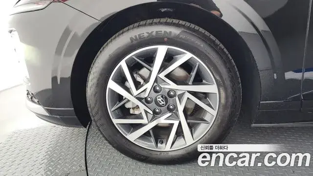 Hyundai Grandeur Hybrid 2023 — Photo 11/34