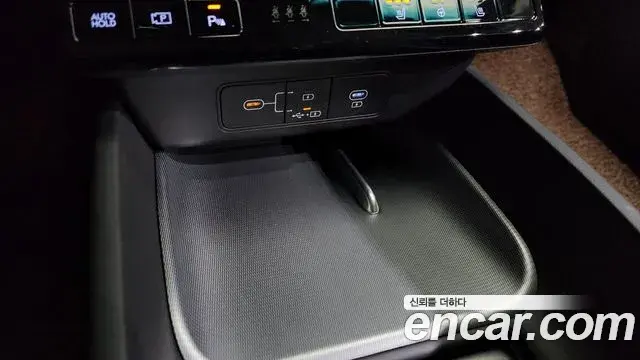 Hyundai Grandeur Hybrid 2023 — Photo 6/34