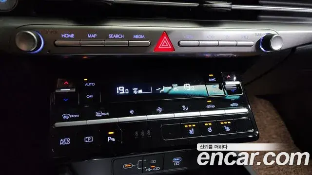 Hyundai Grandeur Hybrid 2023 — Photo 17/34