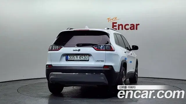 Jeep Cherokee 2021 — Photo 7/20