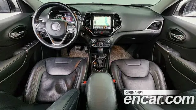 Jeep Cherokee 2021 — Photo 16/20