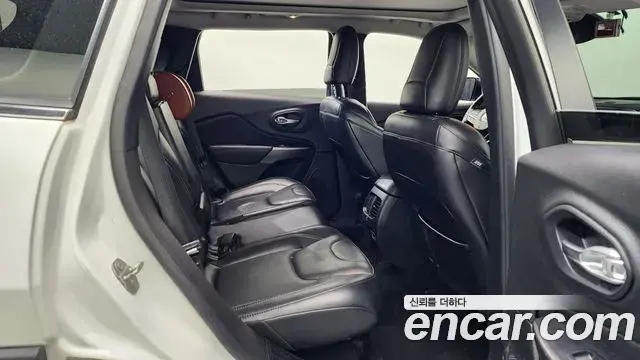 Jeep Cherokee 2021 — Photo 5/20