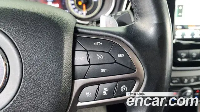 Jeep Cherokee 2021 — Photo 13/20