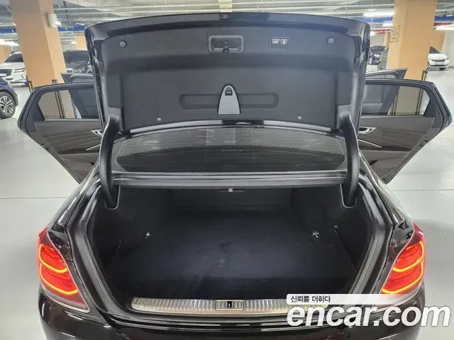Kia The K9 2018 — Photo 15/20