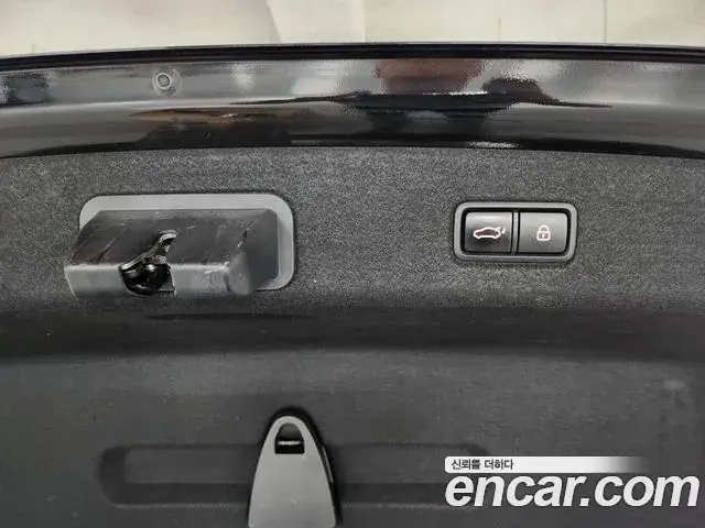 Kia The K9 2018 — Photo 13/20