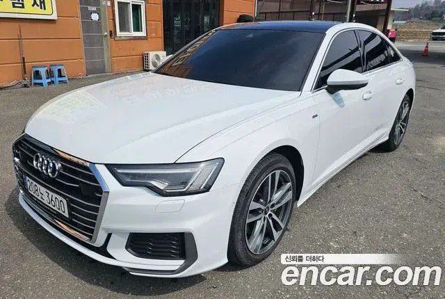 Audi A6 2021 — Photo 17/18