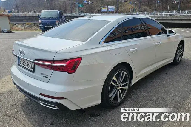Audi A6 2021 — Photo 15/18