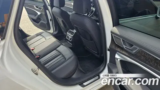 Audi A6 2021 — Photo 12/18
