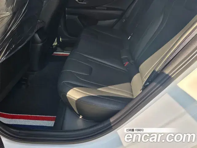 Hyundai The New Avante Hybrid 2020 — ფოტო 15/19