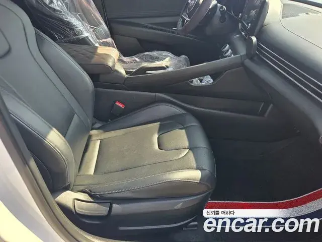 Hyundai The New Avante Hybrid 2020 — ფოტო 8/19