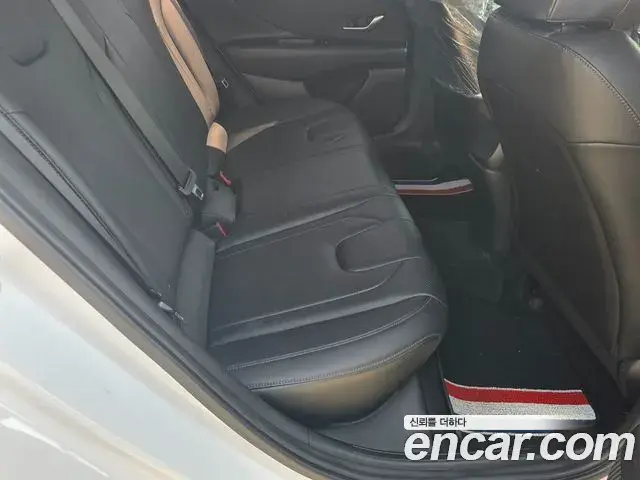 Hyundai The New Avante Hybrid 2020 — ფოტო 10/19