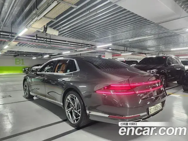 Genesis G90 2022 — Photo 17/20