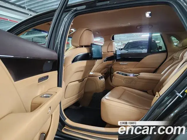 Genesis G90 2022 — Photo 16/20