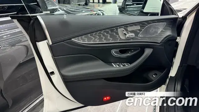 Mercedes-Benz AMG GT 2025 — Фото 11/15