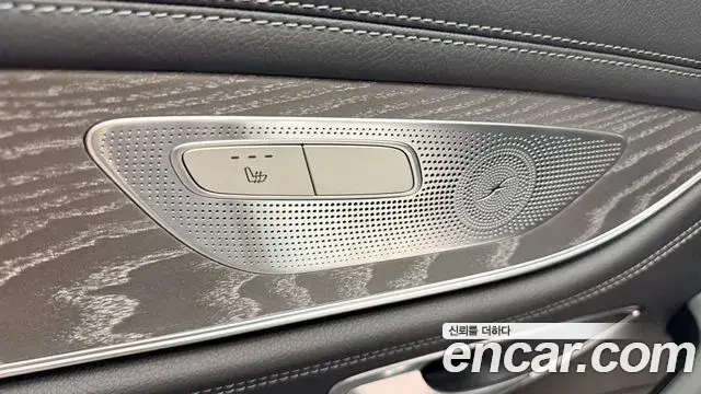 Mercedes-Benz AMG GT 2025 — Фото 13/15